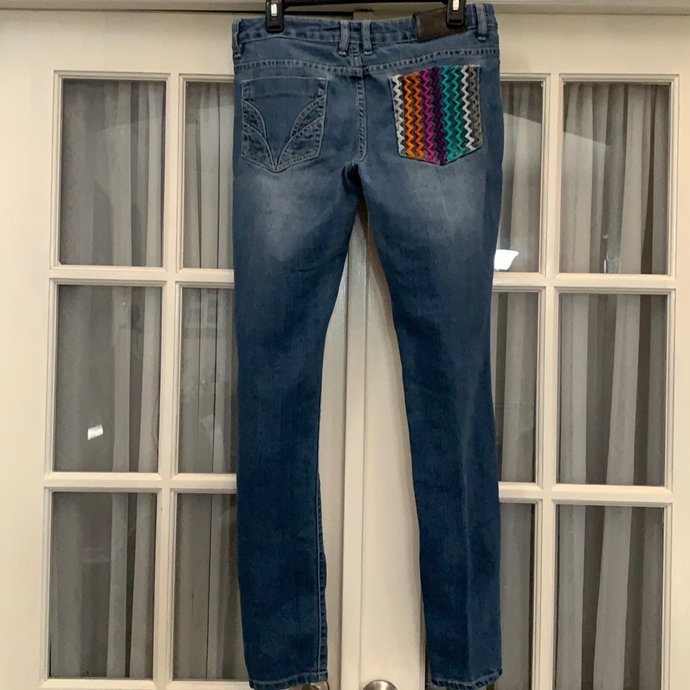 COOGI straight leg medium blue wash colorful pocket jean Size 10 - Picture 4 of 17